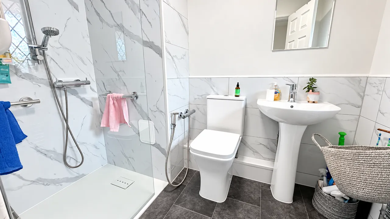 Orchard Vale, Edgeley, SK3, photo 27