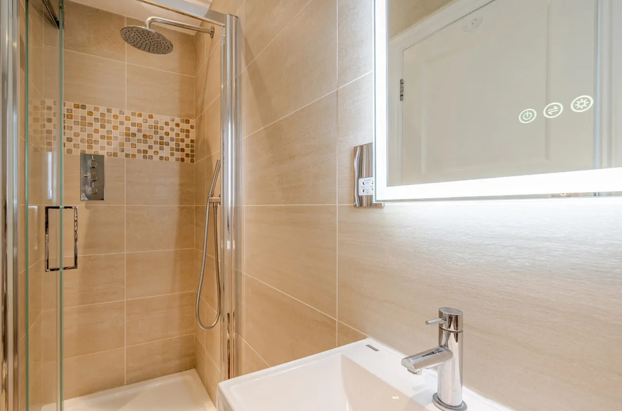 Heathside Park Road, Woking, GU22, photo 36
