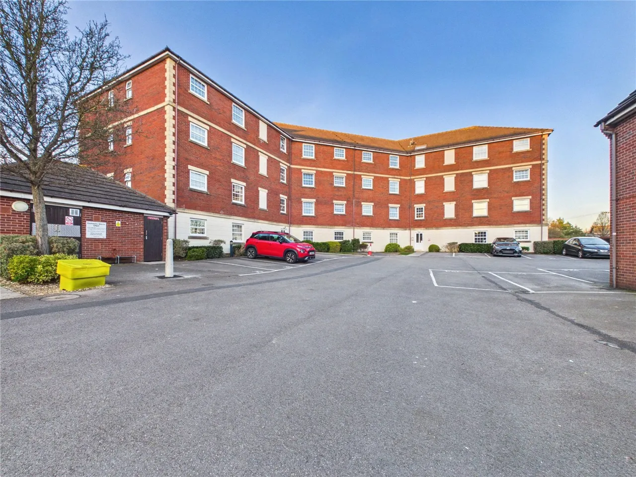 2 bed flat to rent, Champs Sur Marne, Bradley Stoke, BS32