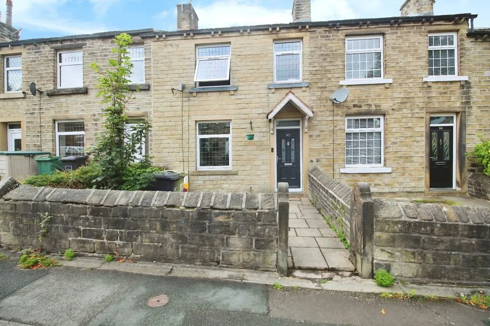 3 bed house for sale — Taylor Hill Road, Taylor Hill, Huddersfield, West Yorkshire, HD4