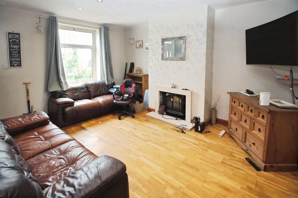 Taylor Hill Road, Taylor Hill, Huddersfield, West Yorkshire, HD4, photo 4