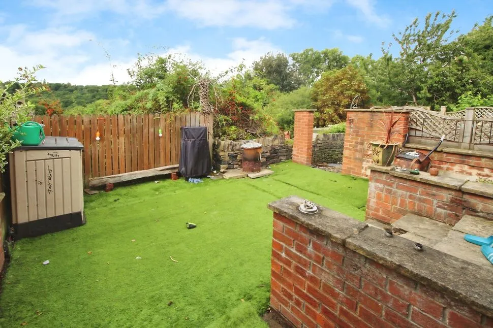 Taylor Hill Road, Taylor Hill, Huddersfield, West Yorkshire, HD4, photo 6