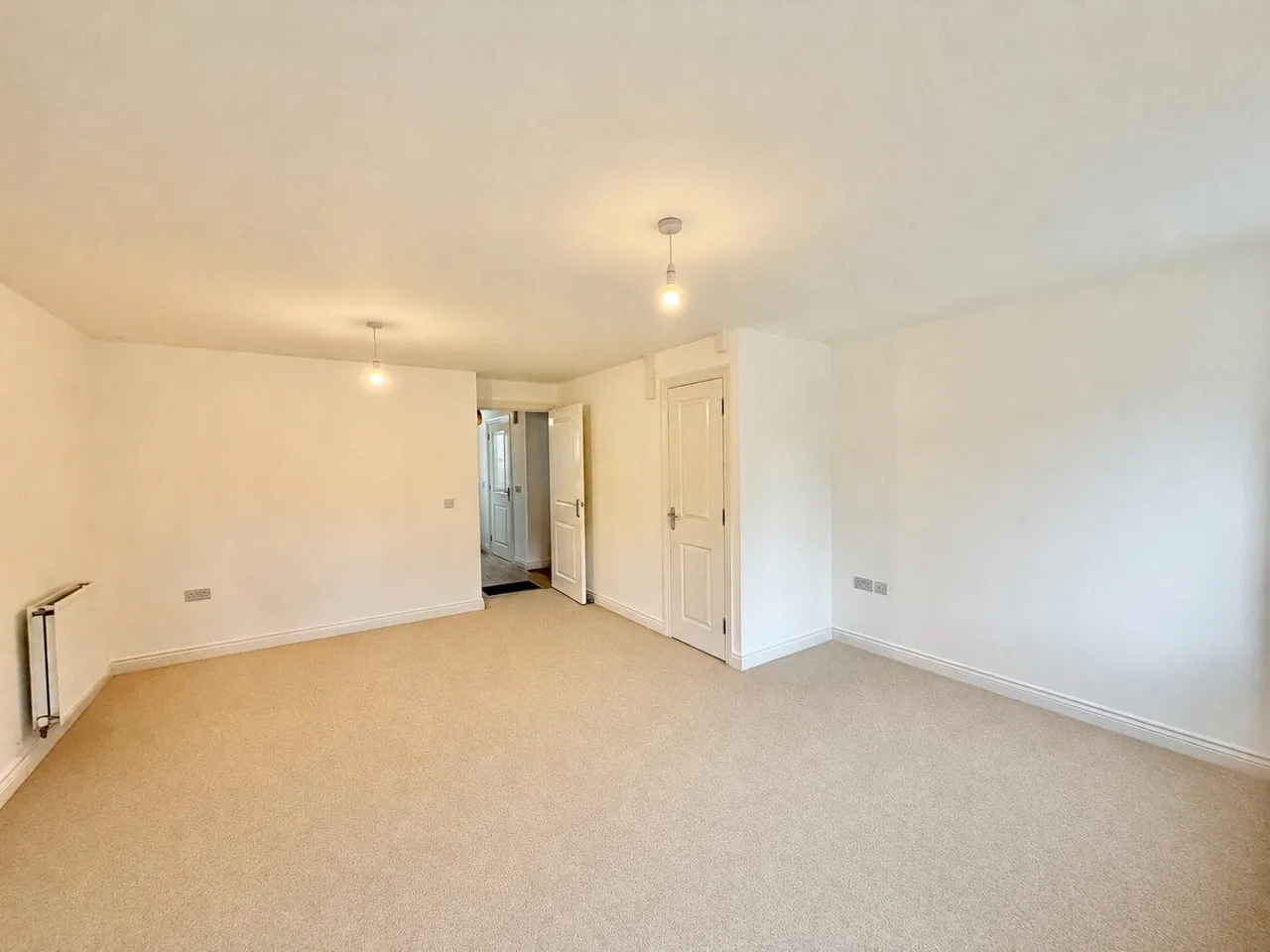Warwick Avenue, Broughton, Milton Keynes, Milton Keynes, MK10 7AZ, photo 3