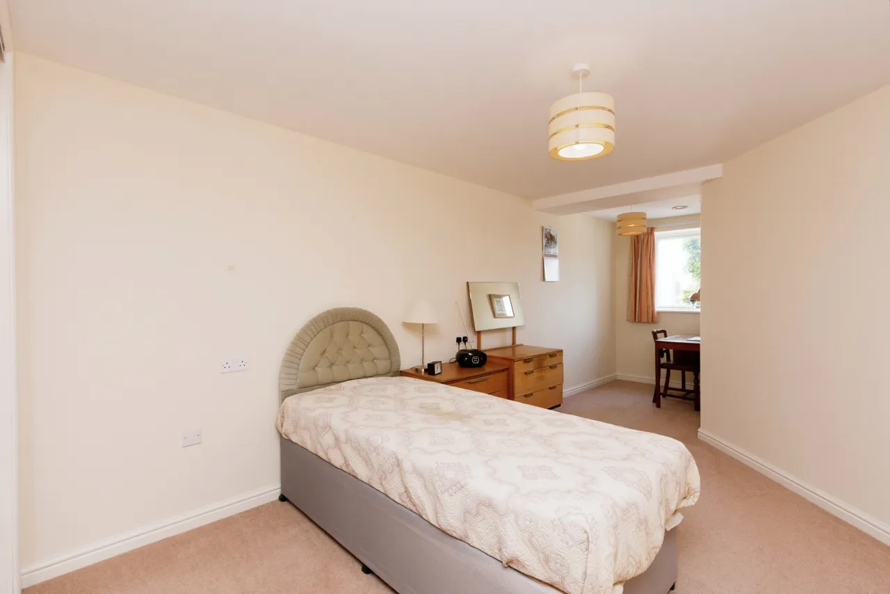 New Road, Basingstoke, RG21, photo 5