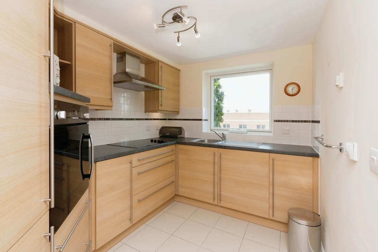 New Road, Basingstoke, RG21, photo 2