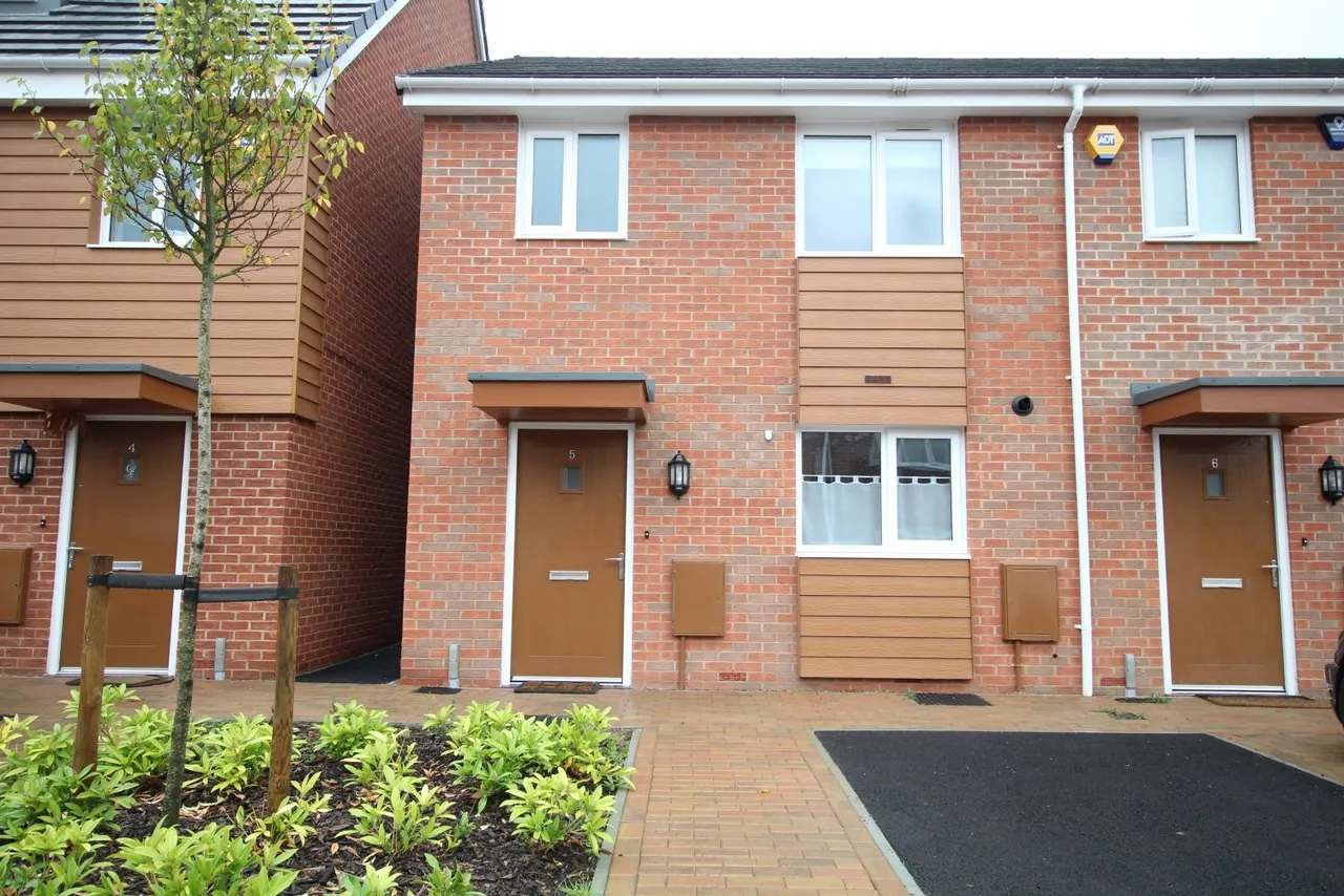 3 bed house to rent — Tyndal Way, Dartford, DA1