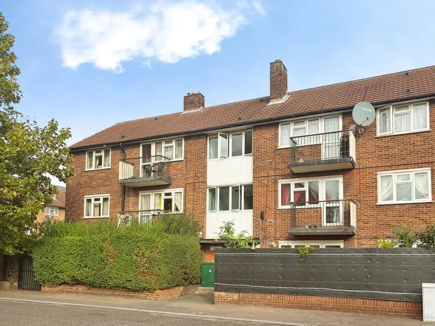 1 bed flat to rent, South Molton Road, London, E16