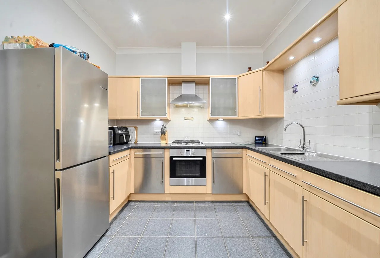 Lumley Road, Horley, RH6 7LB, photo 8