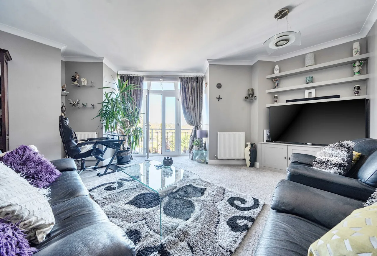 Lumley Road, Horley, RH6 7LB, photo 4