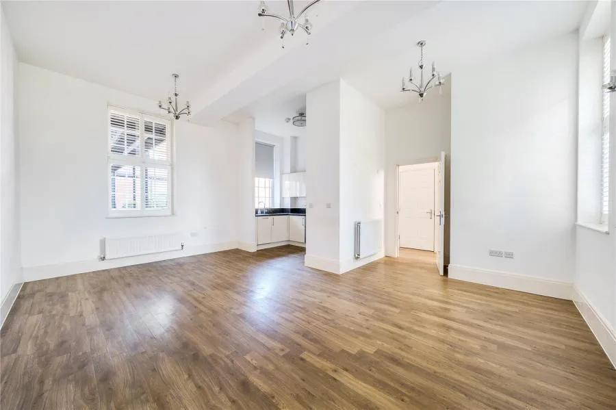 Glanville Way, Epsom, KT19, photo 2