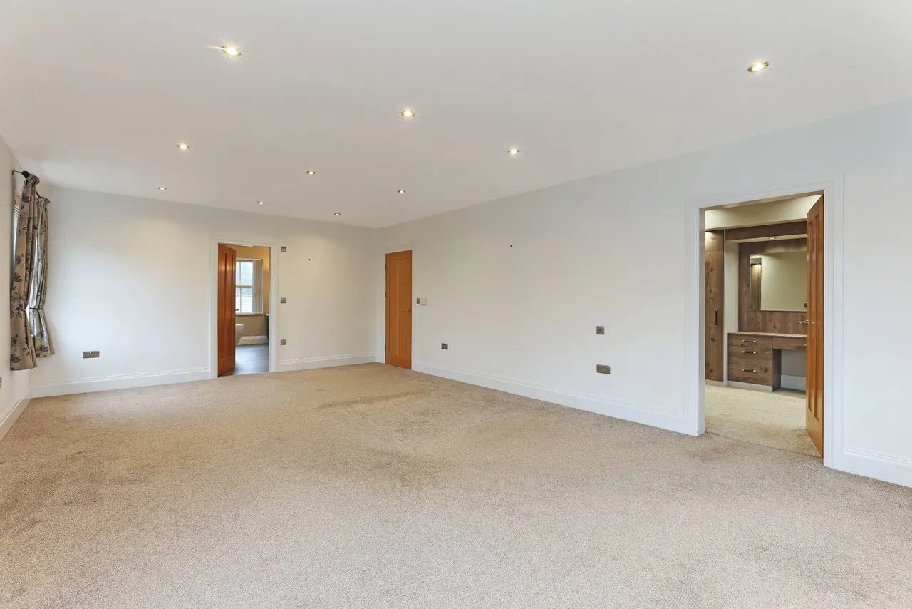 Knowle Road, Kirkheaton, HD5, photo 13