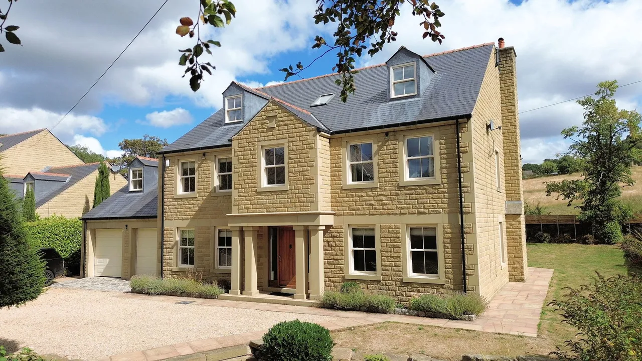 6 bed house for sale, Knowle Road, Kirkheaton, HD5