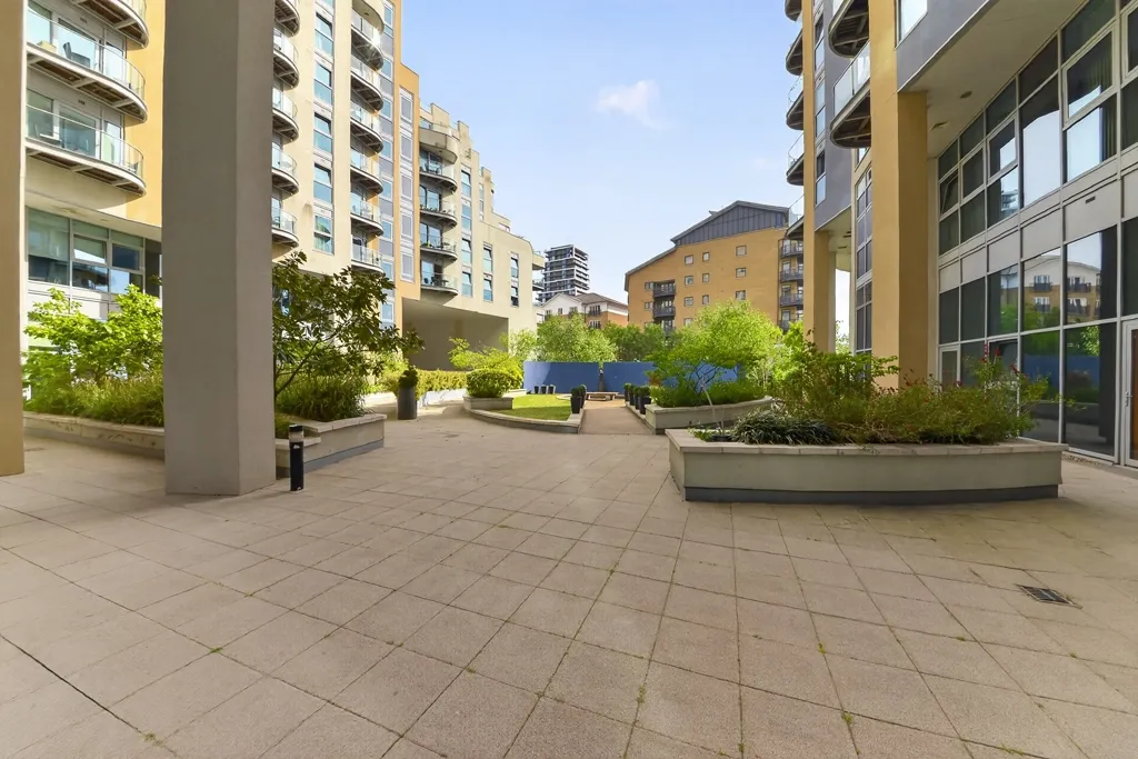 Bridges Court Road, Clapham, SW11, photo 16