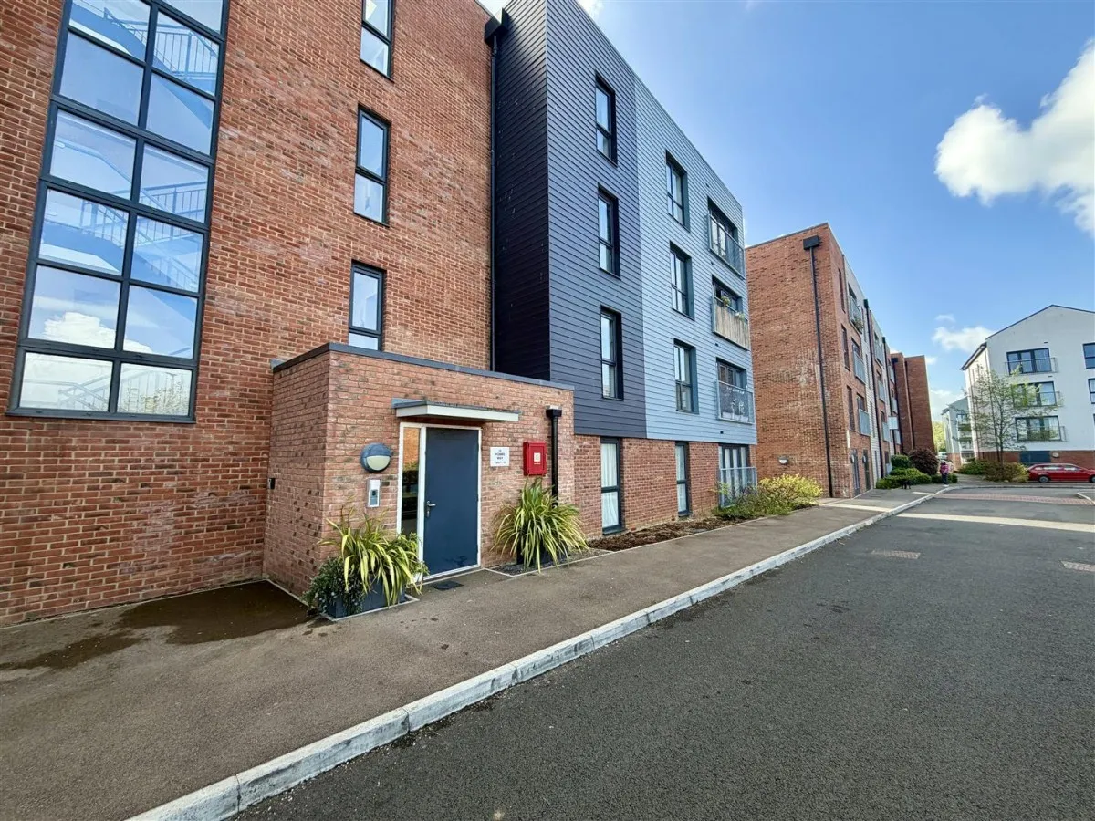 1 bed flat for sale, Hobbs Way, Gloucester, GL2