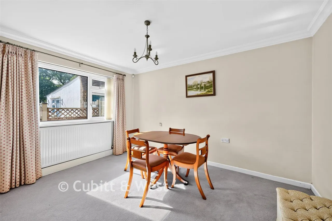 Courtlands Crescent, Banstead, SM7, photo 8