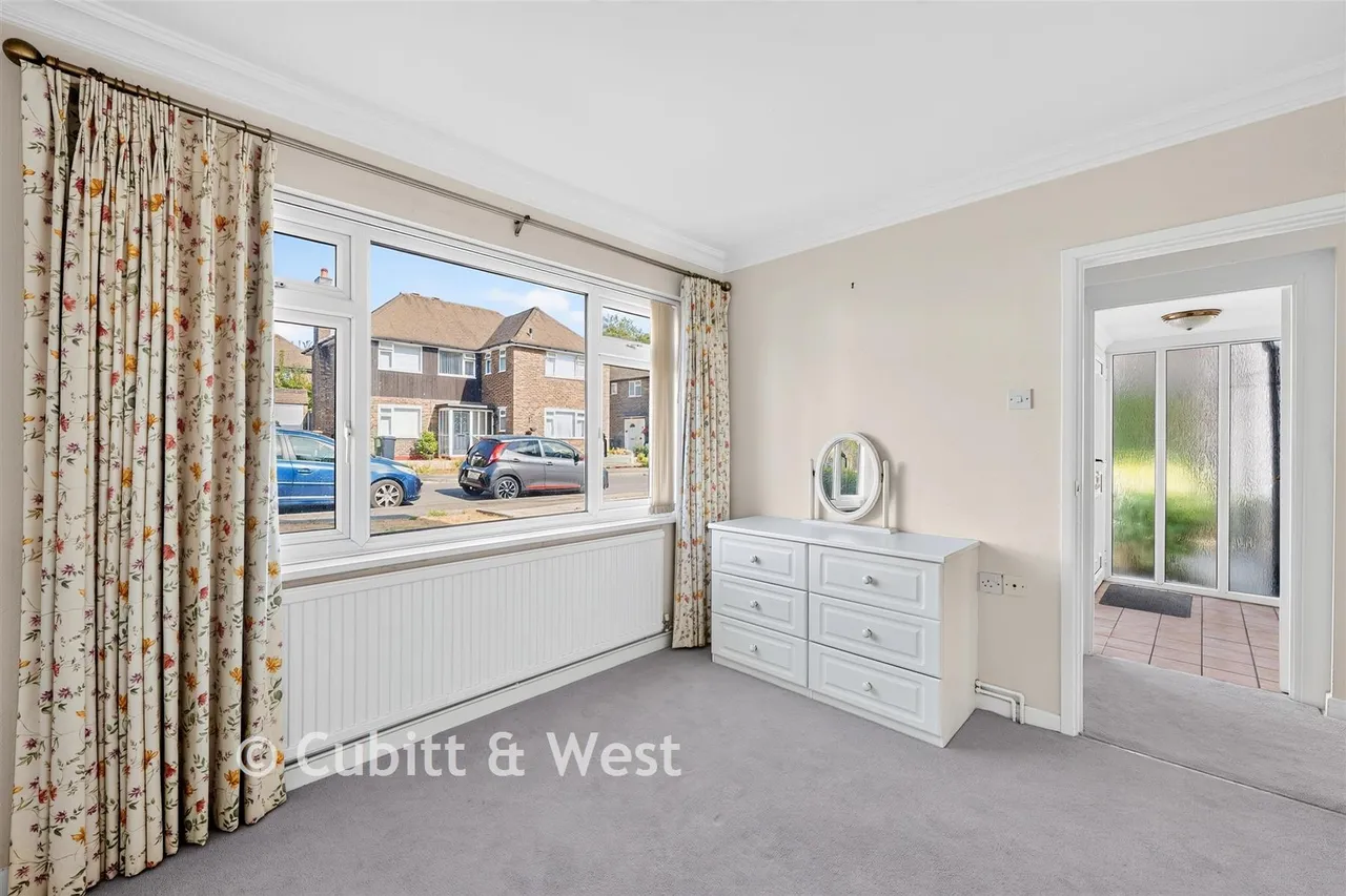 Courtlands Crescent, Banstead, SM7, photo 7