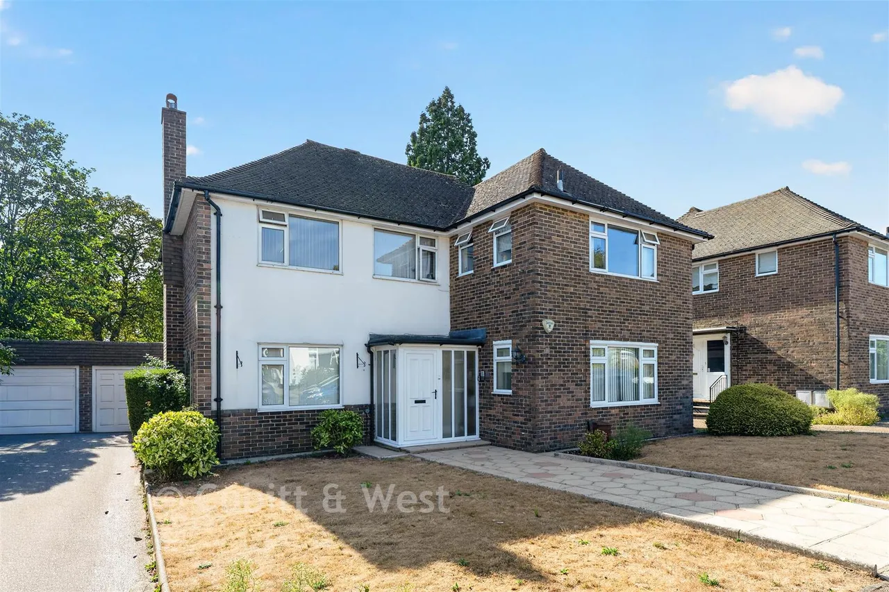 2 bed flat for sale, Courtlands Crescent, Banstead, SM7