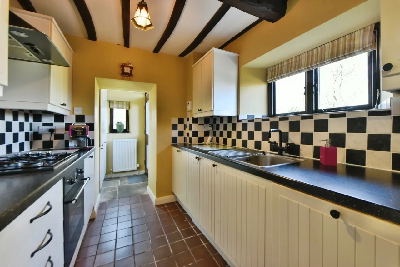 Heald Wood Road, Woodley, SK6, photo 8