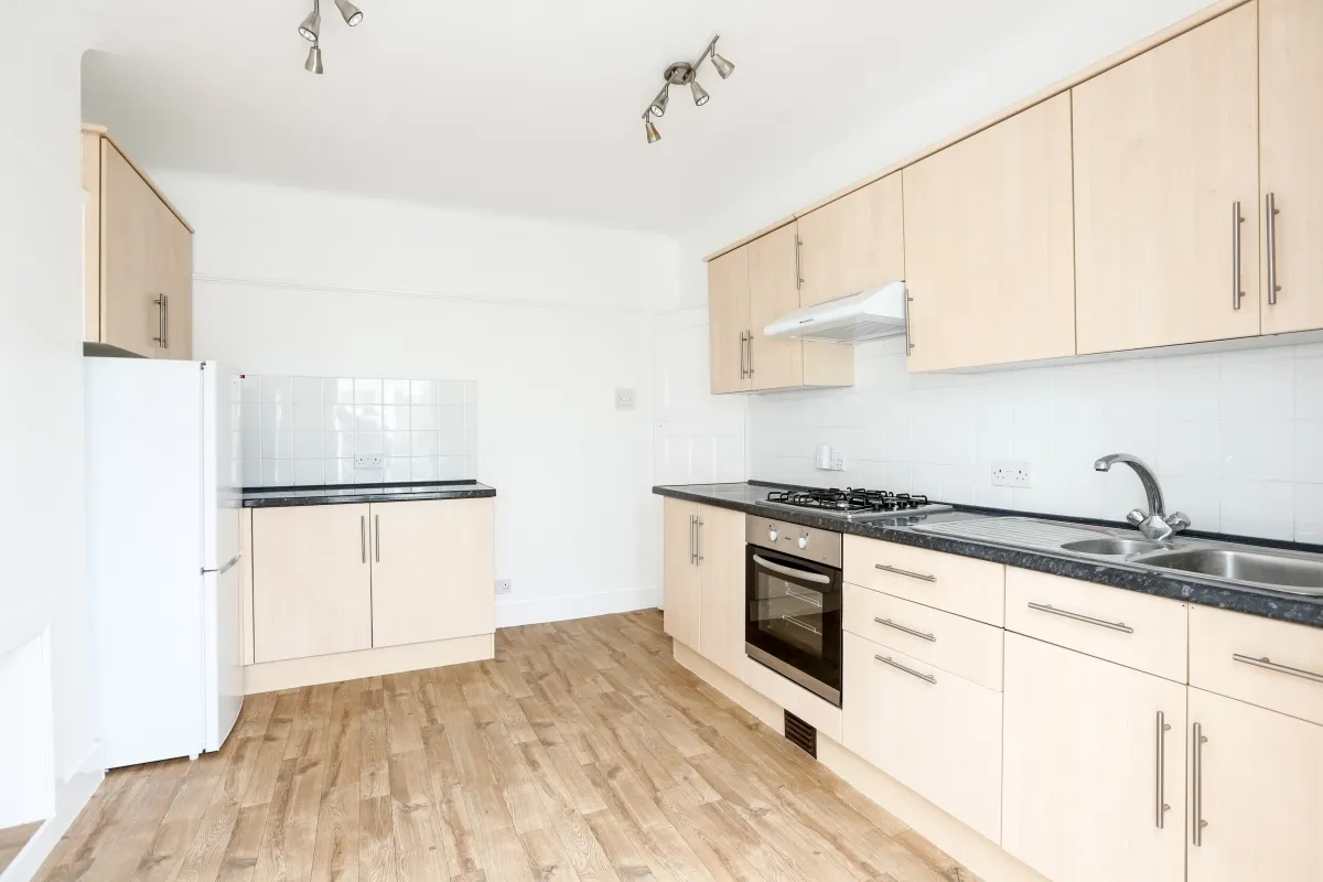Tolworth Road Surbiton KT6, photo 6