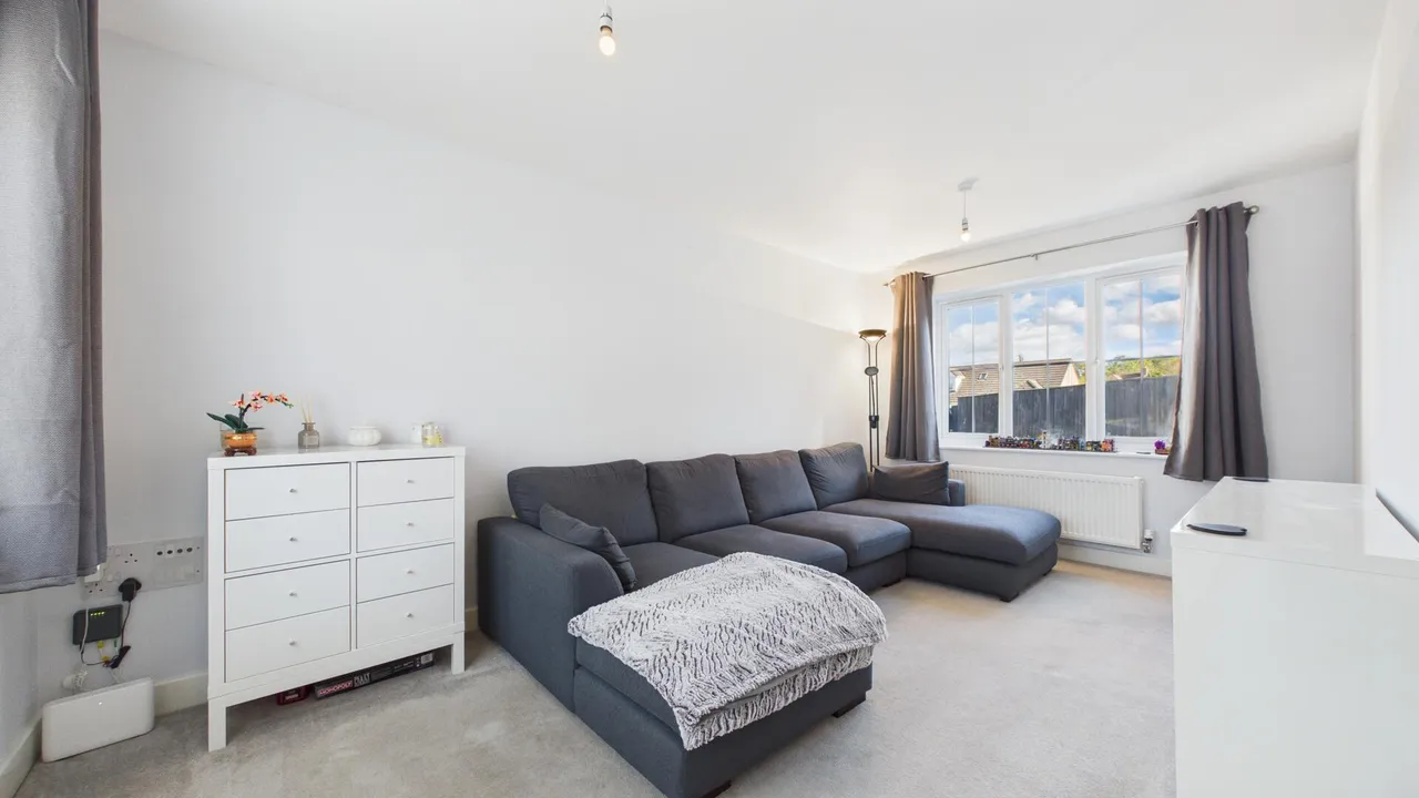 St. Vincent Close, Crowland, photo 5