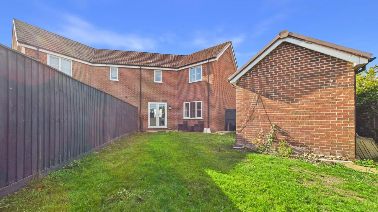 St. Vincent Close, Crowland, photo 3