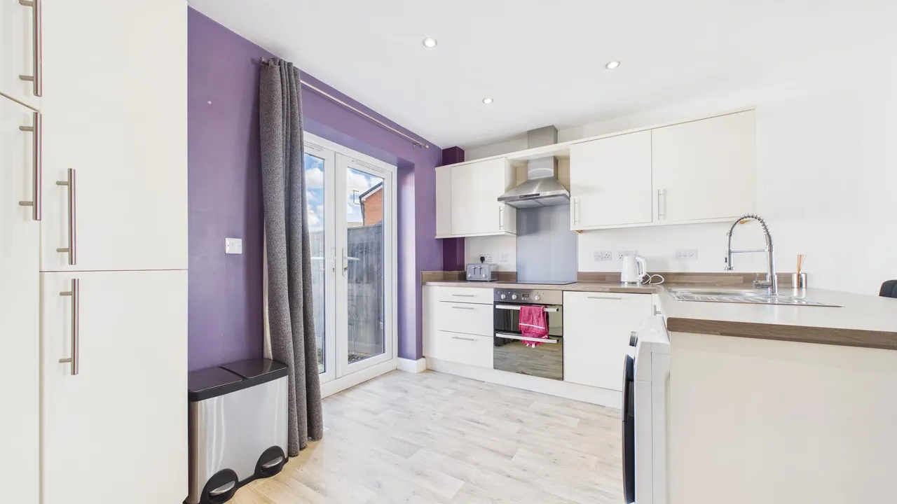St. Vincent Close, Crowland, photo 9