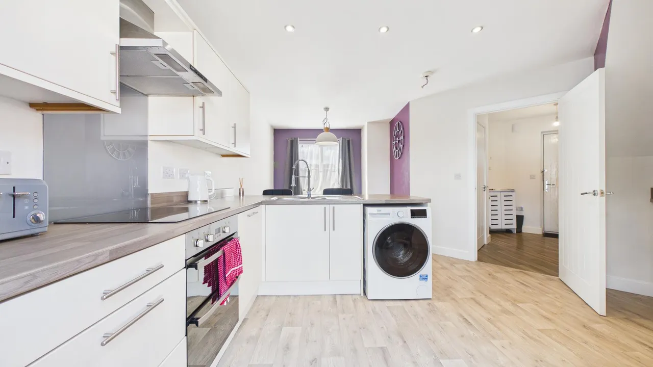 St. Vincent Close, Crowland, photo 7