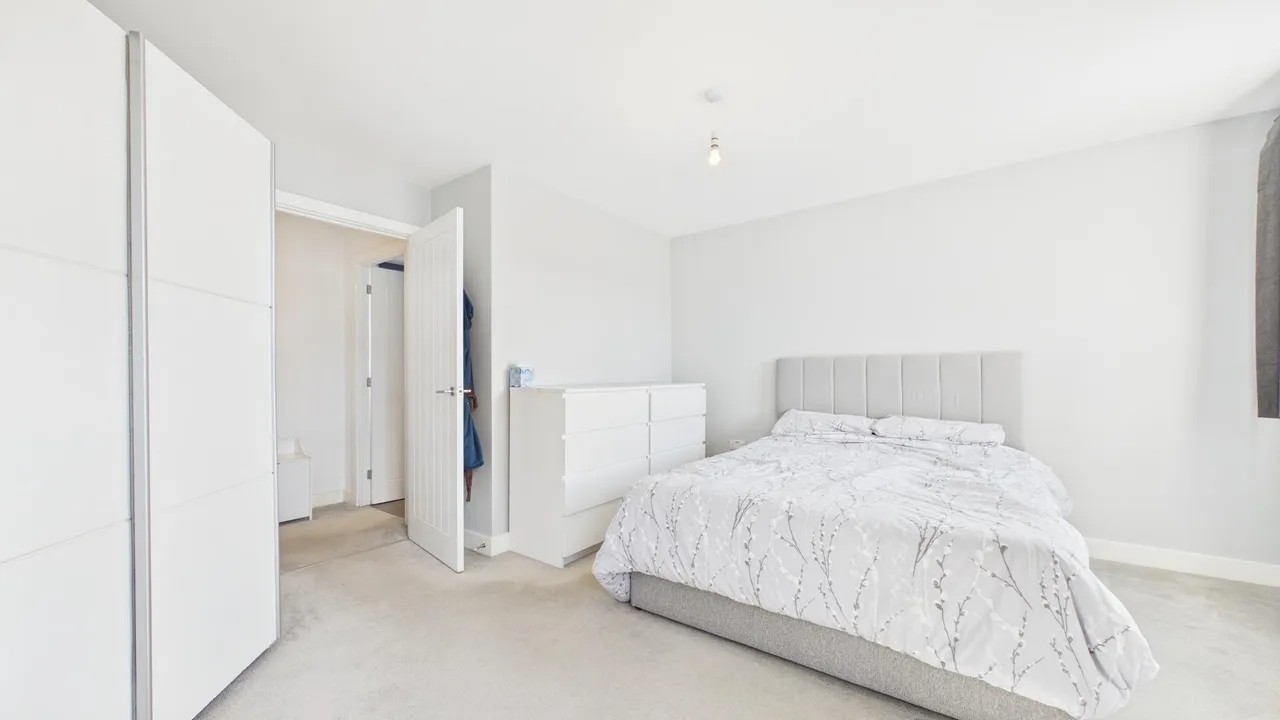St. Vincent Close, Crowland, photo 15