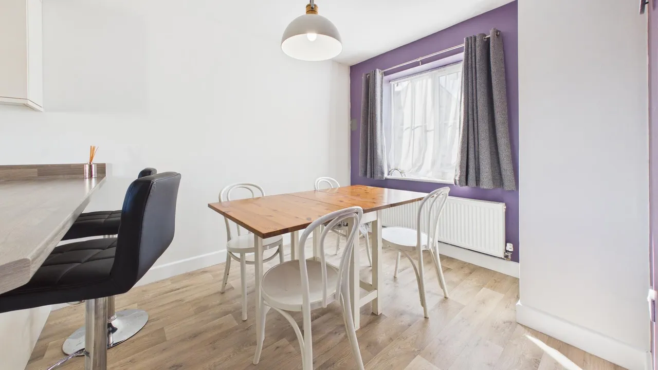 St. Vincent Close, Crowland, photo 8