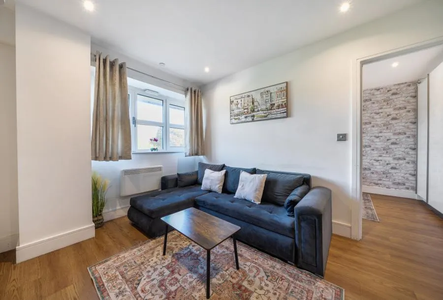 London Road, Romford, RM7, photo 8