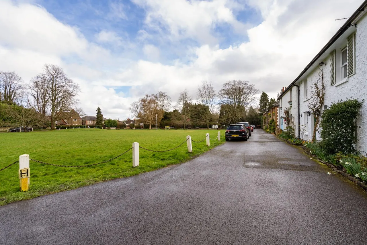 The Green, Woldingham, CR3, photo 22