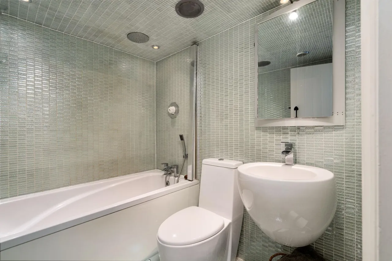 The Green, Woldingham, CR3, photo 17