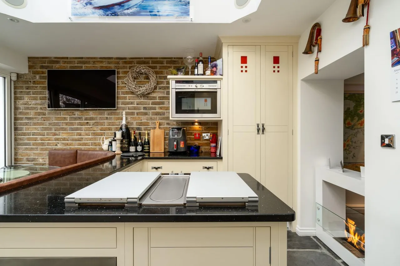 The Green, Woldingham, CR3, photo 9