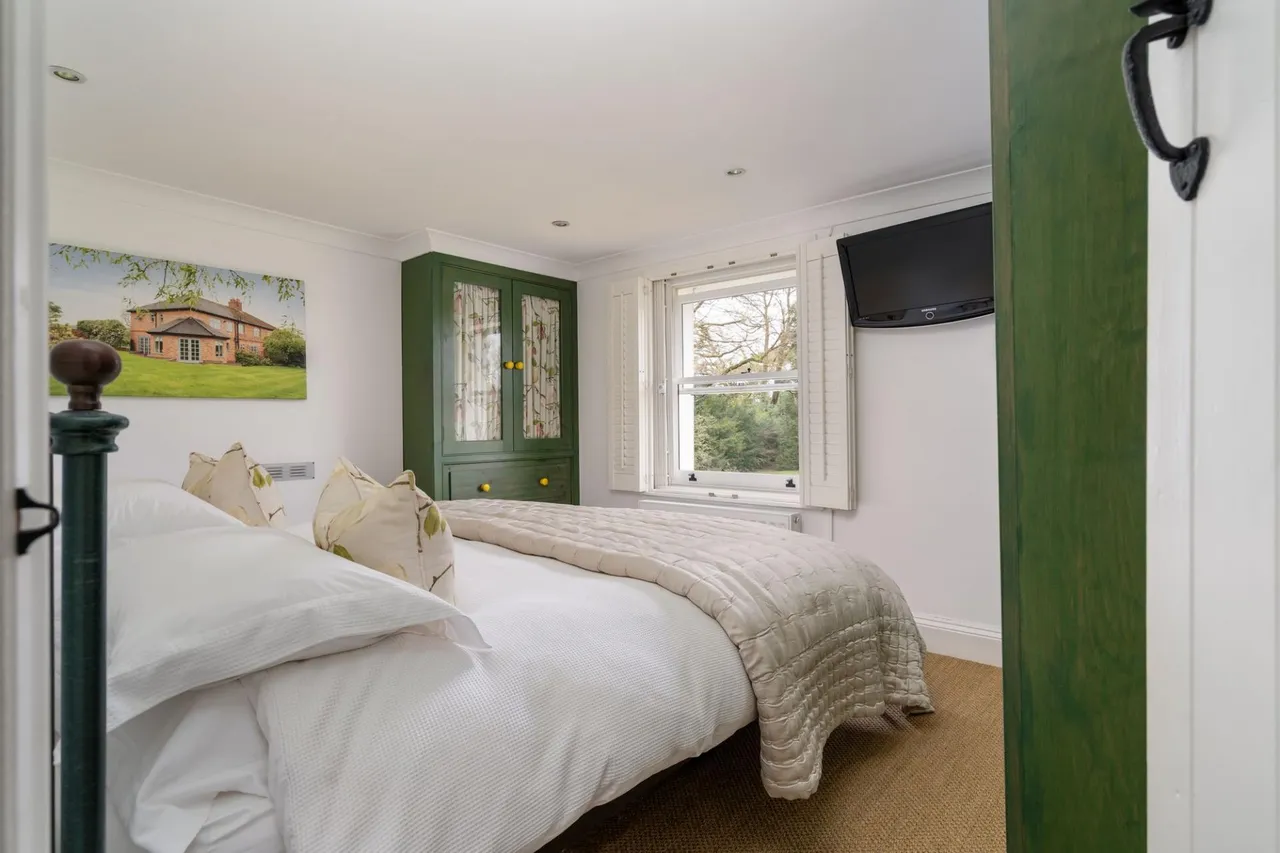 The Green, Woldingham, CR3, photo 15