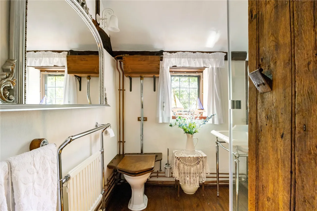 Wilmots Lane, Horne, RH6, photo 12