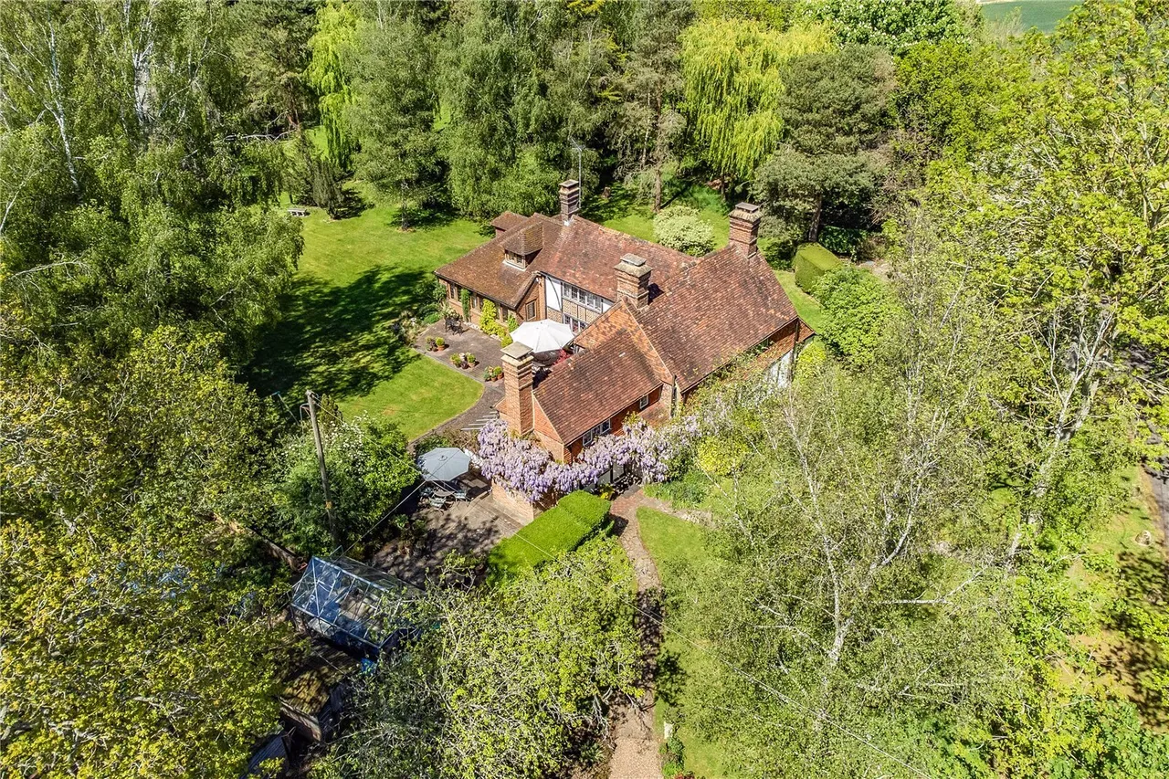 Wilmots Lane, Horne, RH6, photo 16
