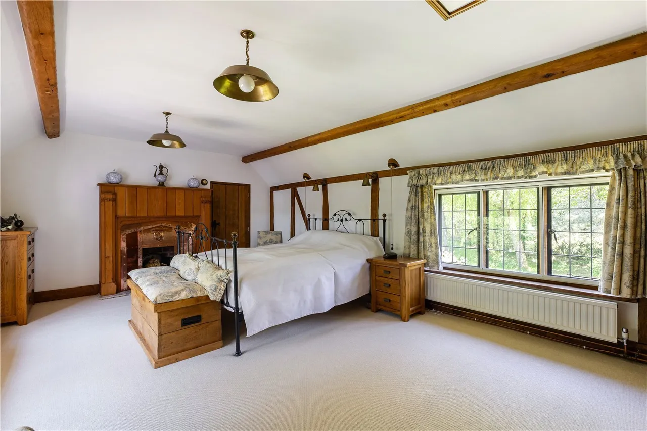 Wilmots Lane, Horne, RH6, photo 11