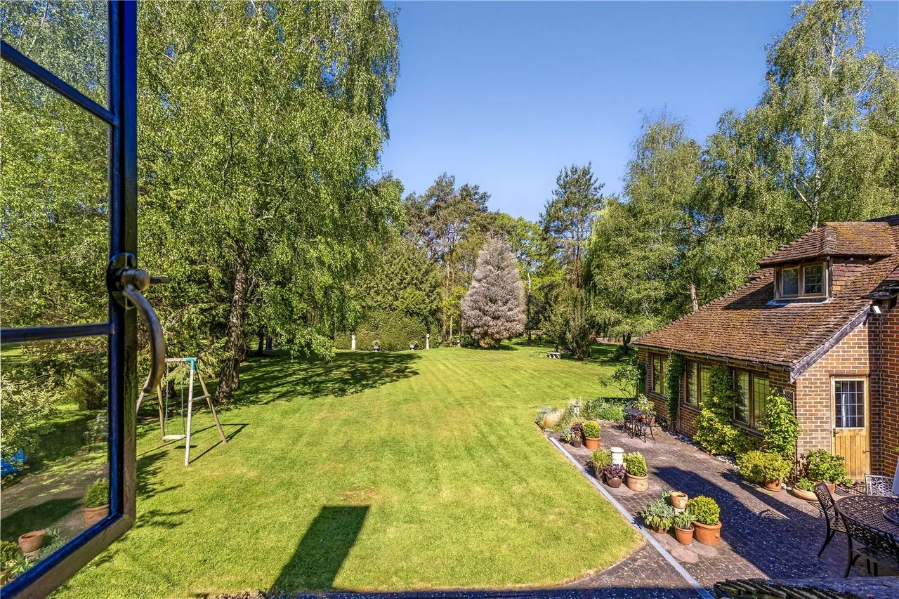 Wilmots Lane, Horne, RH6, photo 19