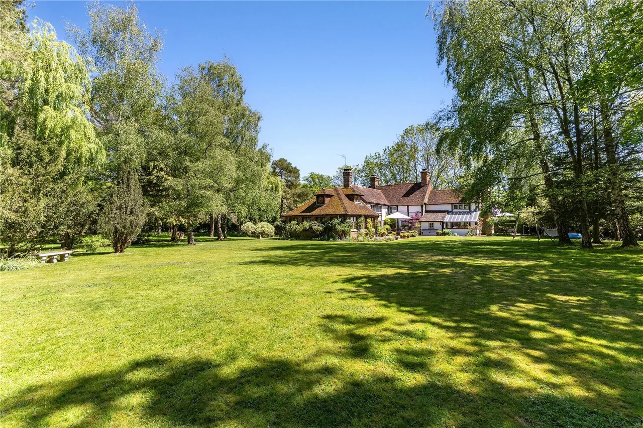 Wilmots Lane, Horne, RH6, photo 18