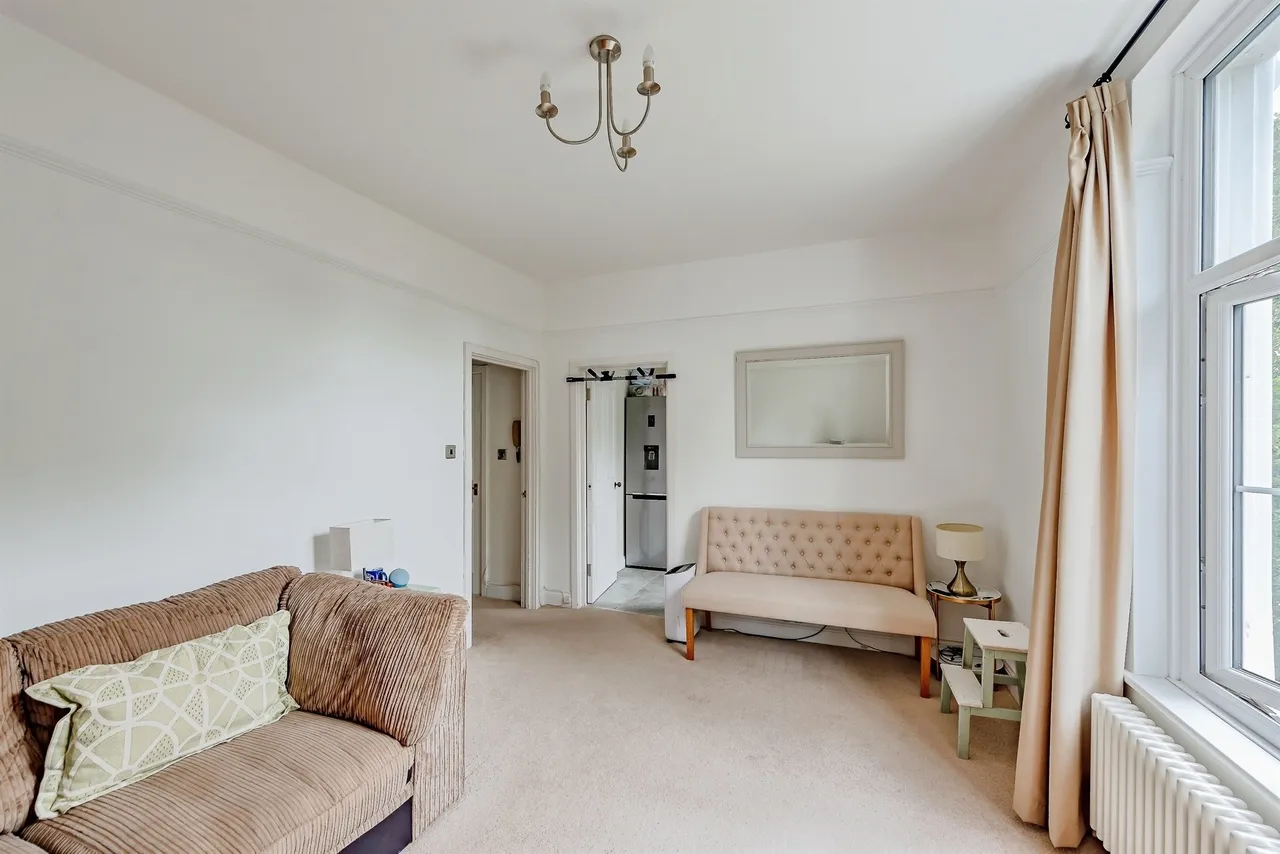 Linkfield Lane, Redhill, photo 2