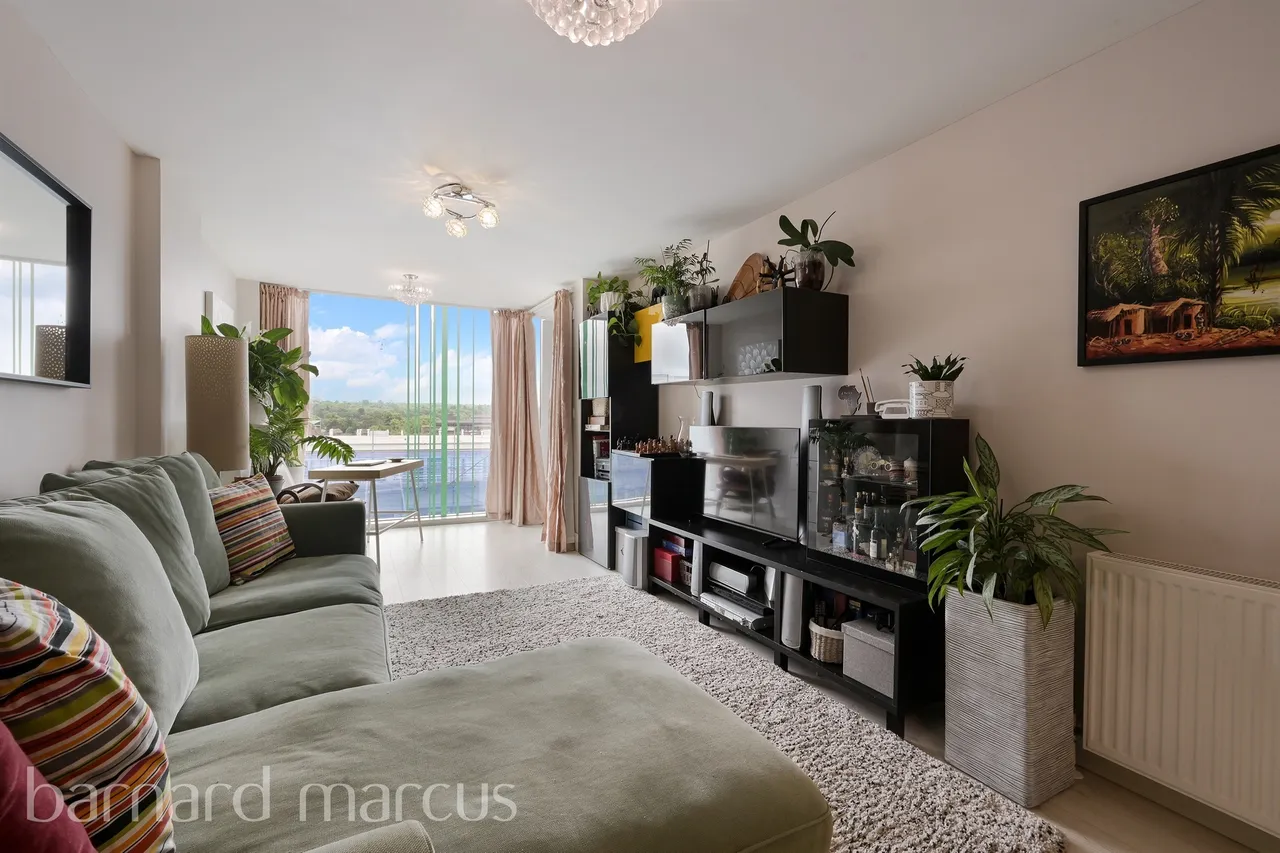 Station Approach, Epsom, KT19, photo 3