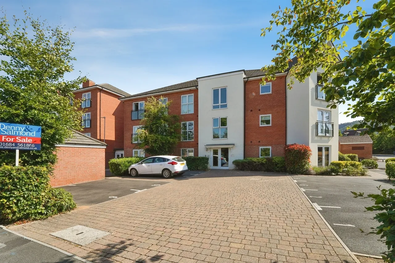 2 bed flat for sale, Hill View Road, Malvern, WR14