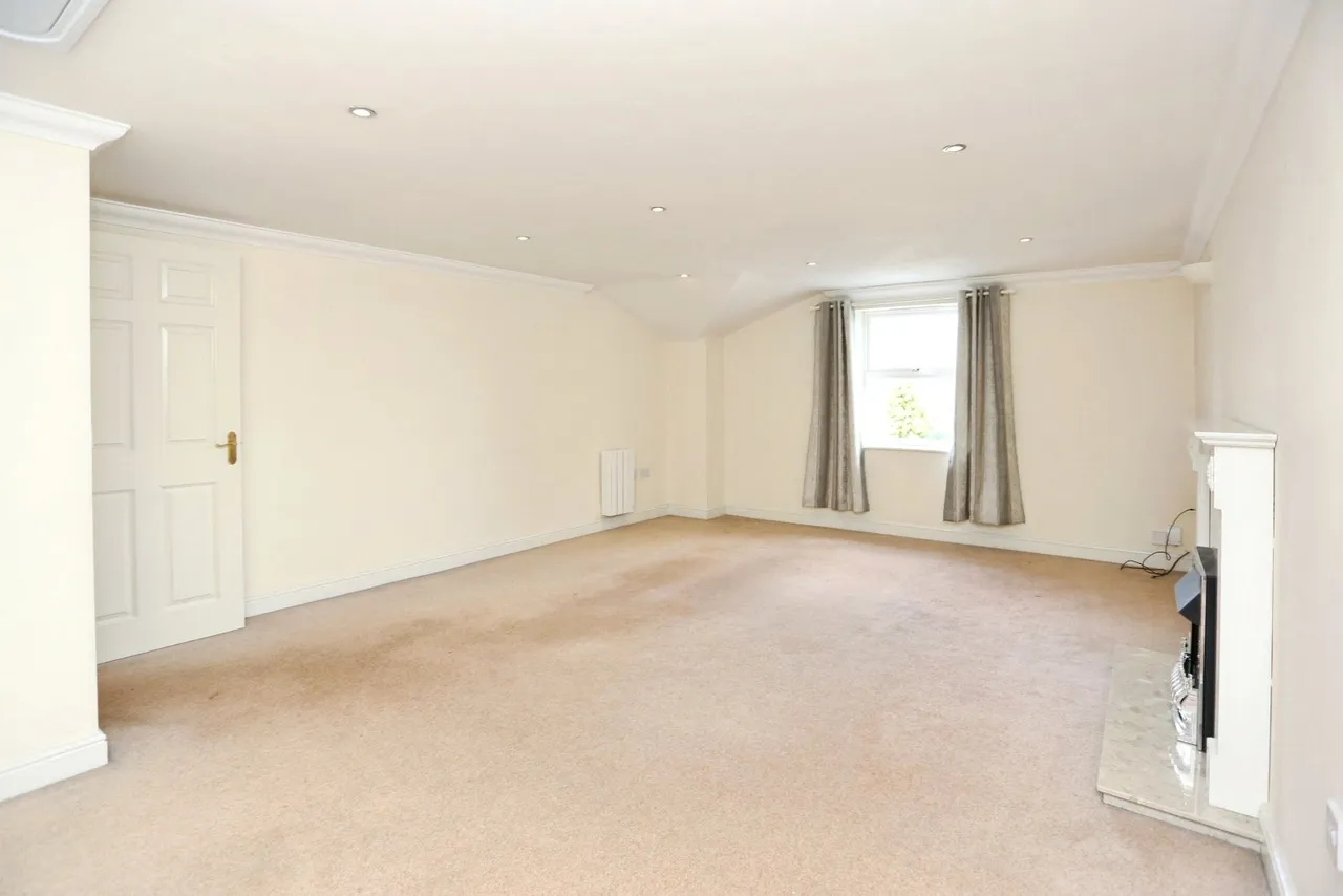 Heaton Moor Road, Heaton Moor, SK4, photo 2