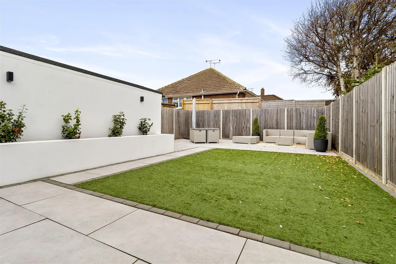 Terringes Avenue, Worthing, photo 13