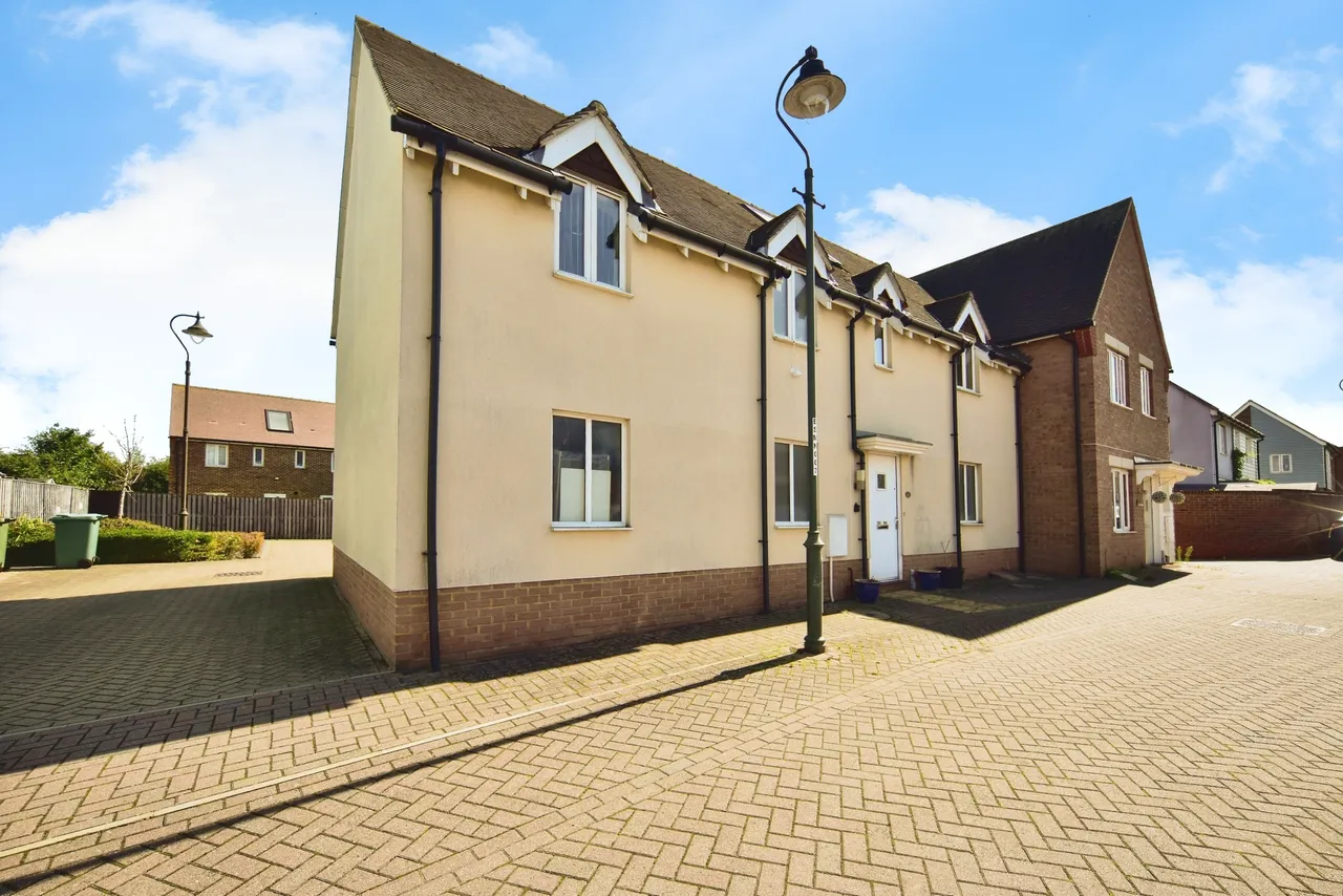 2 bed flat for sale — Swallow Avenue, Iwade, Sittingbourne, Kent, ME9