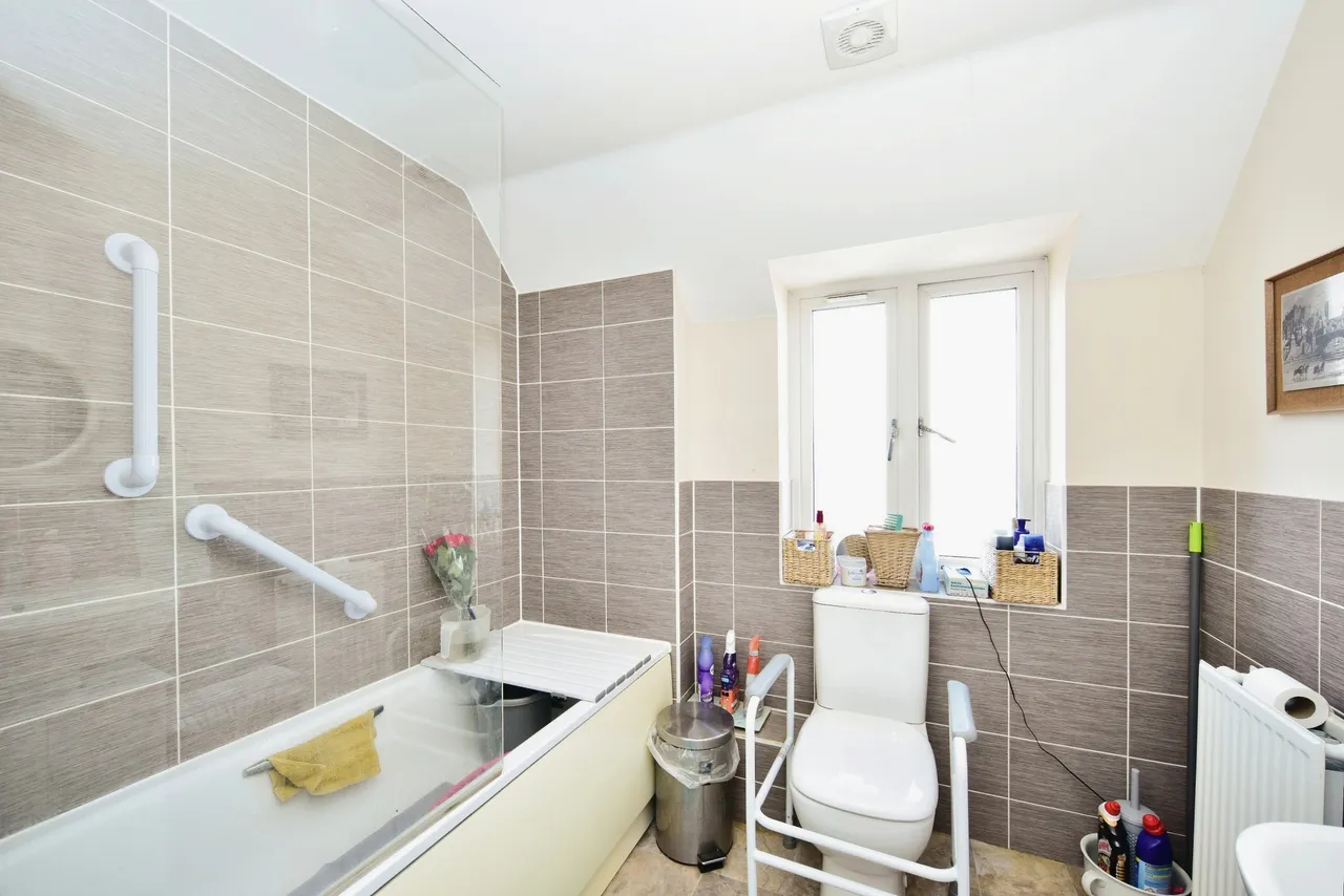Swallow Avenue, Iwade, Sittingbourne, Kent, ME9, photo 9