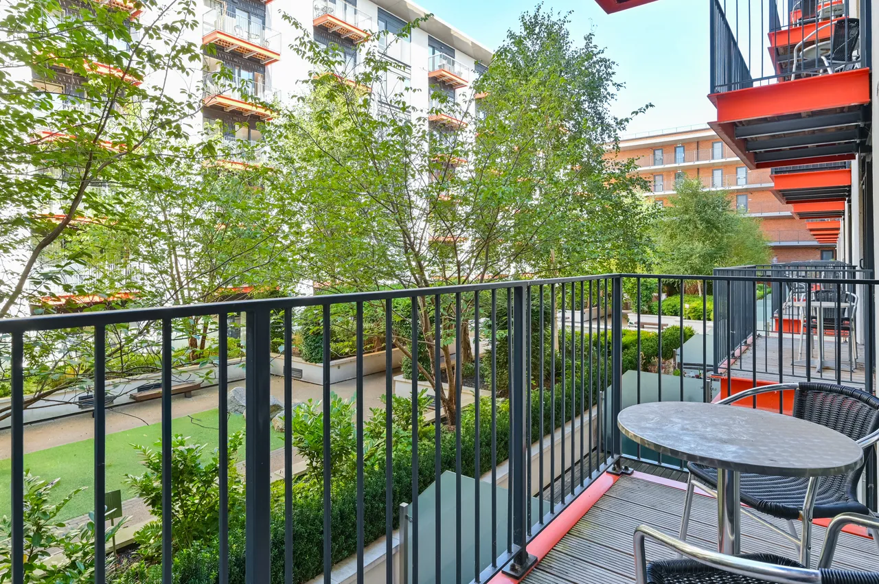 1 bed flat for sale, London, SE18