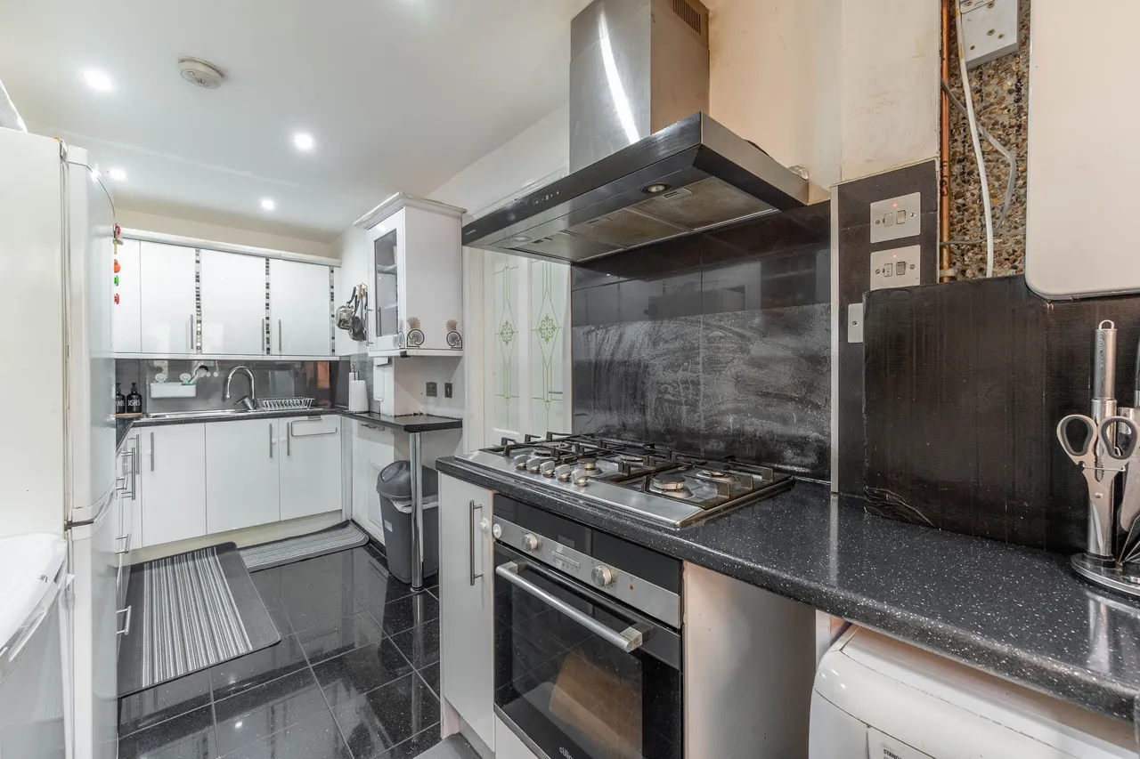 20 Maricas Avenue, Harrow, photo 7