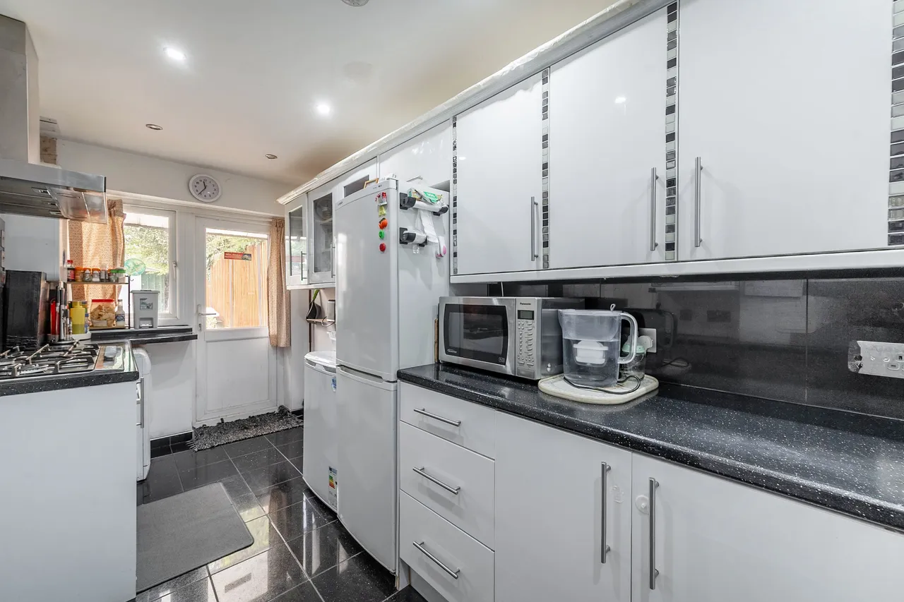 20 Maricas Avenue, Harrow, photo 6