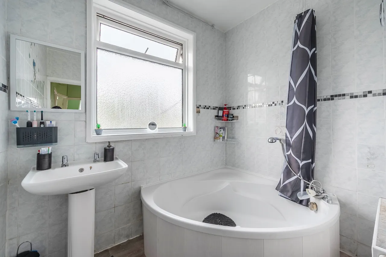 20 Maricas Avenue, Harrow, photo 11